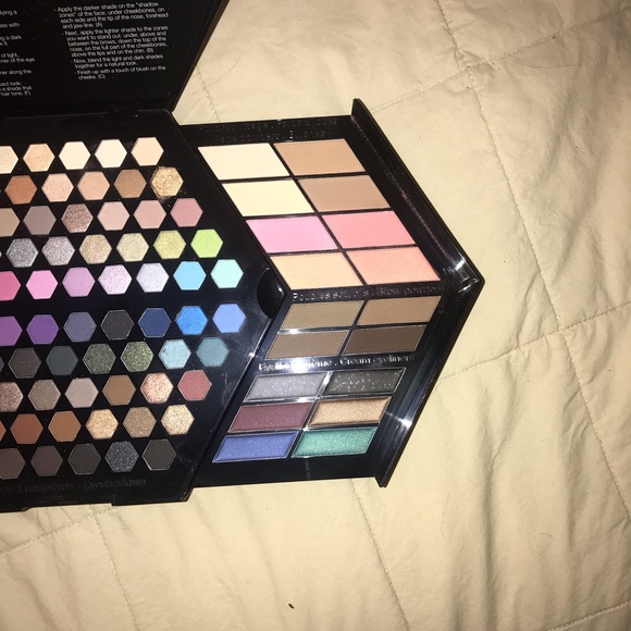 Sephora Geometricolor Makeup kit. Only used once. - Picture 4 of 4